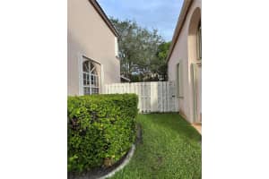 341 NW 153rd Ln, Pembroke Pines, FL 33028 - MLS#F10467379