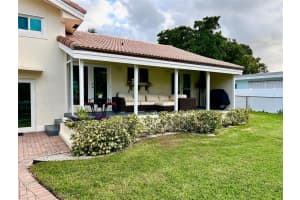 621 Lighthouse Dr, North Palm Beach, FL 33408 Sold 01/03/25