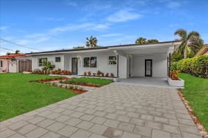 2910 NE 18th St, Pompano Beach, FL 33062 Sold 12/27/24