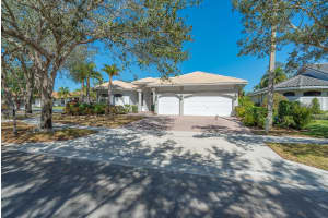 8951 NW 34th St, Cooper City, FL 33024 Sold 04/30/25