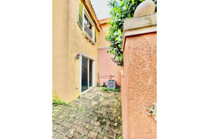 732 106th Avenue, Hollywood, FL 33025 - MLS#F10467863