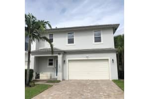 6927 PINES CIRCLE, Coconut Creek, FL 33073 Sold 02/21/25
