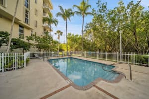 16590 NE 26th Ave 203, North Miami Beach, FL 33160 Sold 02/19/25