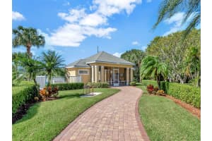 395 E Temple Ct, Vero Beach, FL 32968 Sold 12/23/24
