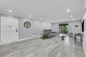 300 NW 69th Ave 259, Plantation, FL 33317 Sold 04/14/25