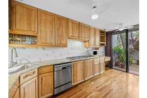 424 Hendricks Isle 10, Fort Lauderdale, FL 33301 Sold 02/27/25