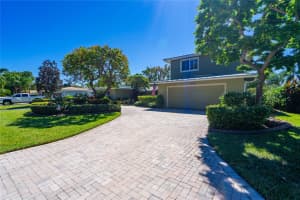 2200 NE 32nd St, Lighthouse Point, FL 33064 Sold 11/25/24