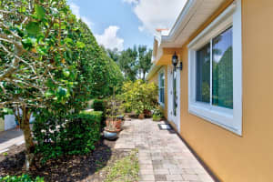 5005 Corsica Sq, Vero Beach, FL 32967 Sold 02/26/25