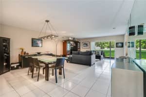 250 S Hollybrook Ter 101, Pembroke Pines, FL 33025 Sold 12/10/24