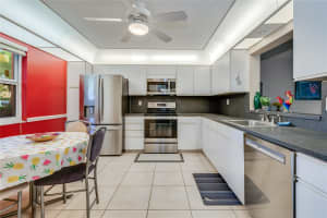 250 S Hollybrook Ter 101, Pembroke Pines, FL 33025 Sold 12/10/24