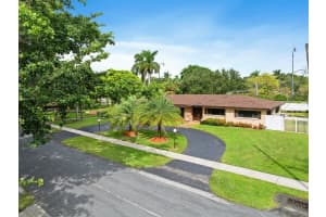 6271 SW 1st St, Plantation, FL 33317 Sold 03/14/25