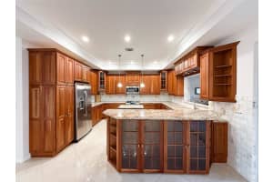 1713 NE 17th St, Fort Lauderdale, FL 33305 Sold 01/24/25