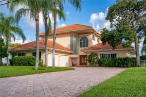 2671 NE 22nd Ct, Pompano Beach, FL 33062 Sold 06/09/25