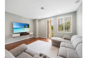 424 SW 13th Ter 424, Fort Lauderdale, FL 33312 Sold 12/17/24