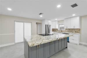 828 Johnson St, Hollywood, FL 33019 - MLS#F10468889