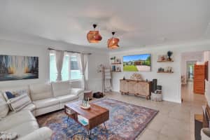 1366 NE 39th St, Oakland Park, FL 33334 Sold 04/28/25