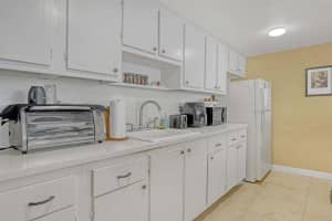 470 Executive Center Dr 2-A, West Palm Beach, FL 33401 Sold 08/21/25