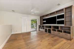 2729 S Oakland Forest Dr 202, Oakland Park, FL 33309 Sold 09/18/25