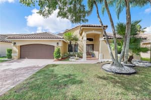 833 Verona Lake Dr, Weston, FL 33326 Sold 01/16/25