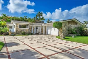 600 Hibiscus Dr, Hallandale Beach, FL 33009 Sold 01/29/25