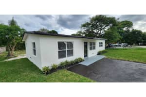 2116 NE 3rd St, Boynton Beach, FL 33435 Sold 01/06/25