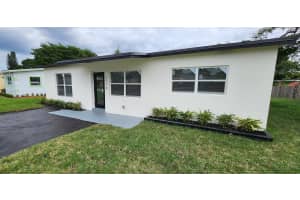 2116 NE 3rd St, Boynton Beach, FL 33435 Sold 01/06/25