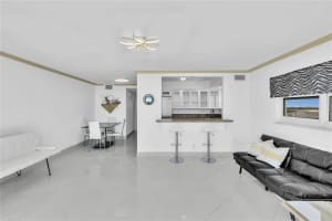400 N SURF RD 1201, Hollywood, FL 33019 - MLS#F10469455