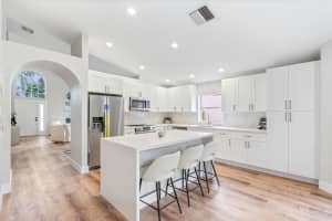103 Rosewood Ln, Greenacres, FL 33463 Sold 01/03/25