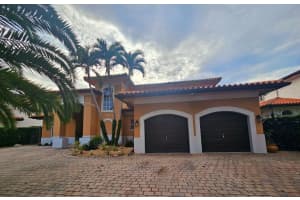 15704 NW 81st Ct, Miami Lakes, FL 33016 Sold 06/20/25