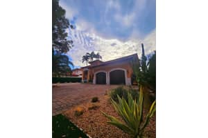 15704 NW 81st Ct, Miami Lakes, FL 33016 Sold 06/20/25