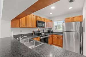 8337 Fairway Rd 8337, Sunrise, FL 33351 Sold 12/05/24