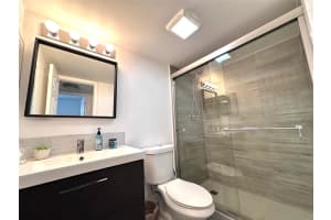 6010 S Falls Circle Drive 319, Lauderhill