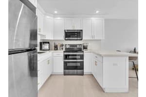 7118 Bonita Dr 904, Miami Beach, FL 33141 Sold 12/13/24