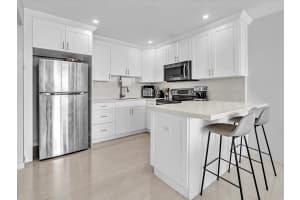 7118 Bonita Dr 904, Miami Beach, FL 33141 Sold 12/13/24