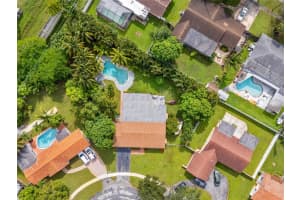 5200 SW 3rd St, Plantation, FL 33317 Sold 04/23/25