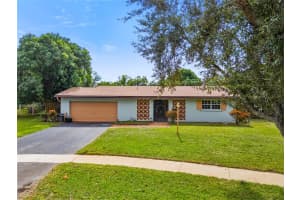 5200 SW 3rd St, Plantation, FL 33317 Sold 04/23/25