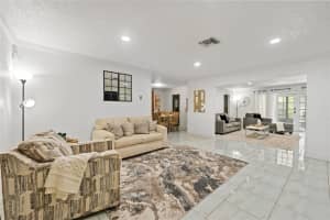 5200 SW 3rd St, Plantation, FL 33317 Sold 04/23/25
