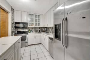 4401 NW 41st St 103, Lauderdale Lakes, FL 33319 Sold 01/02/25