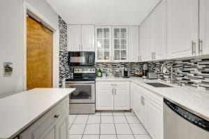 4401 NW 41st St 103, Lauderdale Lakes, FL 33319 Sold 01/02/25