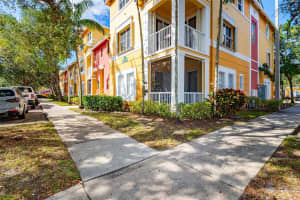 2100 Shoma Dr 2100, Royal Palm Beach, FL 33414 Sold 12/23/24