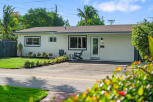 160 NE 42nd St, Oakland Park, FL 33334 Sold 12/18/24