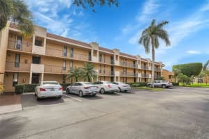 5801 Coral Lake Dr 101, Margate
