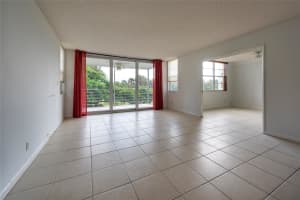 806 Cypress Grove Ln 309, Pompano Beach, FL 33069 Sold 04/23/25