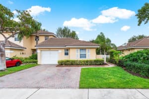 8947 NW 53rd St, Sunrise, FL 33351 Sold 04/08/25