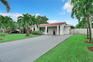 514 NW 36th St, Oakland Park, FL 33309 Sold 12/12/24