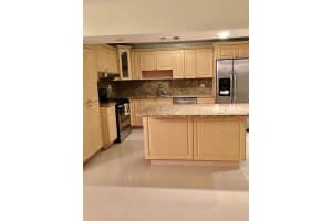 7135 Collins Ave 935, Miami Beach, FL 33141 - MLS#F10470428