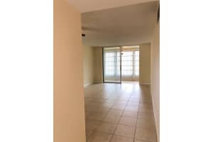 8590 Sunrise Lakes Blvd 106, Sunrise, FL 33322 - MLS#F10470490