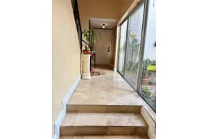458 NW 70th Ave 403, Plantation, FL 33317 Sold 01/28/25