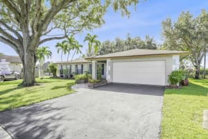 12630 SW 13th Mnr, Davie, FL 33325 Sold 12/23/24