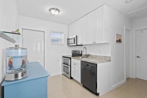 800 NW 6th Ave, Hallandale Beach, FL 33009 Sold 01/08/25